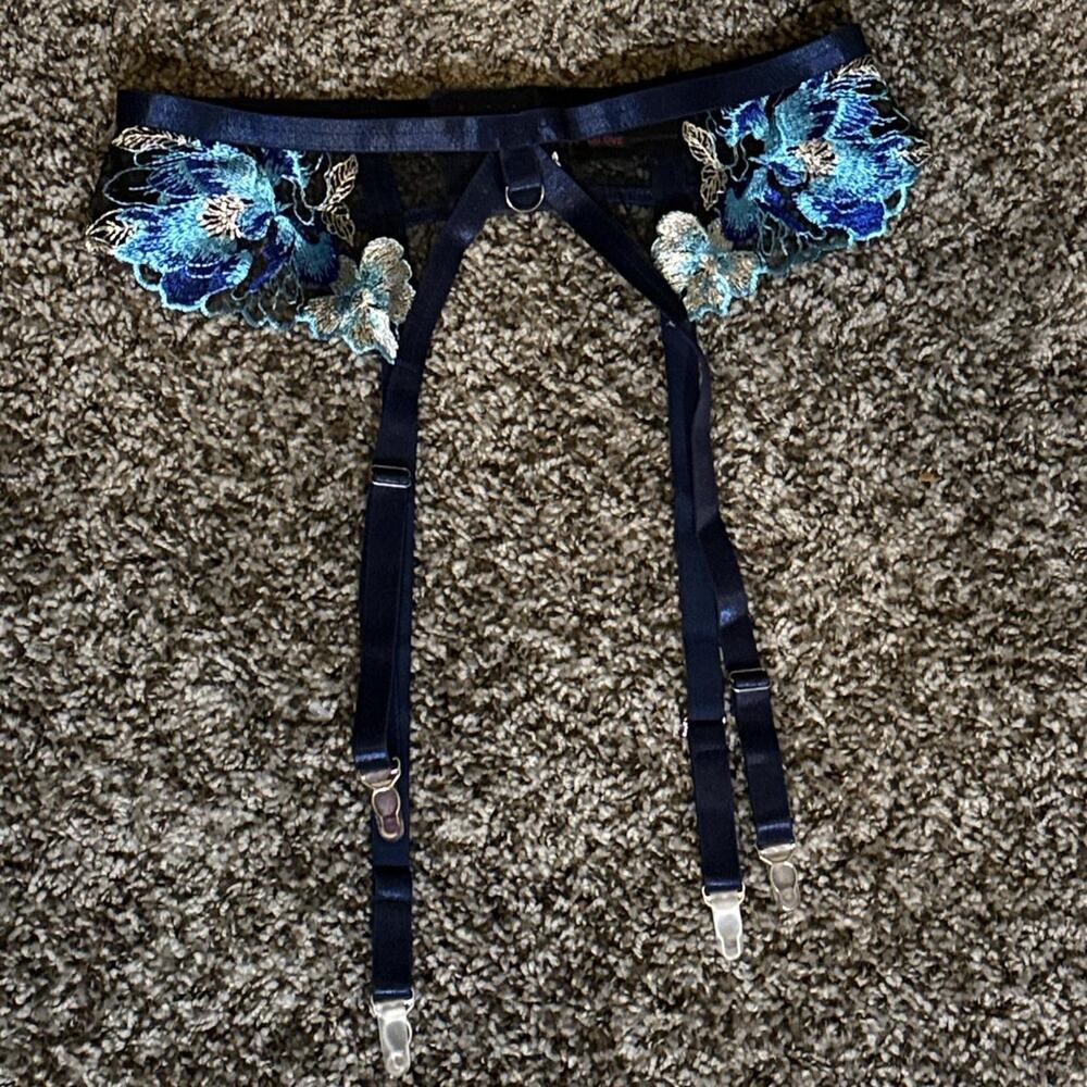 Gorgeous blue floral embroidered garter